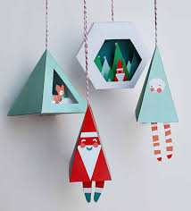 Kamu bisa menggunakan kertas kado dengan berbagai corak untuk hiasan tersebut. 13 Dekorasi Natal Kreatif Yang Mudah Dan Praktis Tokopedia Blog