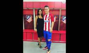 Le portugal fut dès le moyen âge une terre d'émigration. Le Footballeur Kevin Gameiro Sa Femme Lina Et Leurs Deux Enfants Terrafemina