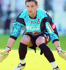 Hugo lloris has missed tottenham's clash with leicester city on saturday as his wife has given birth to their lloris, who has played for spurs since 2012, already has two daughters with his wife marine. Hugo Lloris Height Weight Age Wife Children Biography Family More Starsunfolded