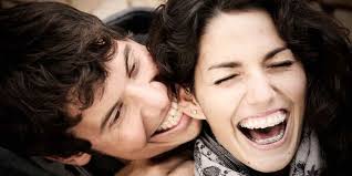 Now that you know about the unique personality traits that define a leo man, let us understand how he acts in a romantic relationship. What Does A Leo Woman Like In A Man Vekke Sind