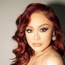 Andi Gonzalez's Instagram, Twitter & Facebook