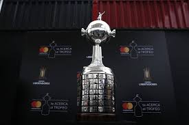 La copa libertadores de américa, es un trofeo que se entrega a los ganadores de dicha el trofeo original data de 1959. Copa Libertadores Trofeo Creado En Peru Nuevamente En Casa Fotos Deportes Correo