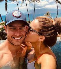 She is known for her role on the netflix reality show selling sunset, along with previous television roles as amanda dillon on all my children and jordan ridgeway on days of our lives. Justin Hartley S Friends Glad About Chrishell Split