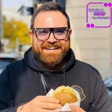 أيمن_عبدالسلام عبر صفحته الشخصية: كان حلمي انحف ٥ كيلو بعدين صار ١٠ كيلو  وهيك بلشت أحلامي تكبر أكتر وأكتر. انتو كبرت أحلامكن ولا لسه ؟