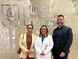 🌍💡 Encuentro de Impacto Internacional en la Facultad de Medicina La  Facultad de Medicina recibió con entusiasmo a Peter Raucci y Aaliyah  Nadirah Madyun, líderes del Centro Global SNF para la Salud
