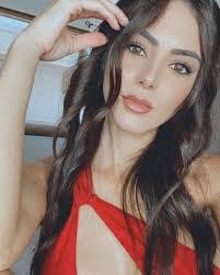 Tara Kulp's Instagram, Twitter & Facebook