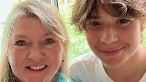 Lori Tuttle's Instagram, Twitter & Facebook