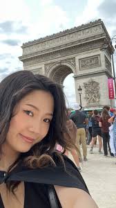 Do people love this girl?