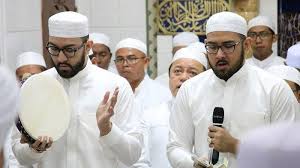 Seperti peringatan sebelumnya, pada haul akbar syekh muhammad zaini bin abdul ghani ke 15, dipastikan dihadiri banyak jemaah yang datang dari berbagai daerah bahkan negara. Resmi Haul Akbar Ke 16 Guru Sekumpul Martapura 2021 Ditiadakan Bebas Baru