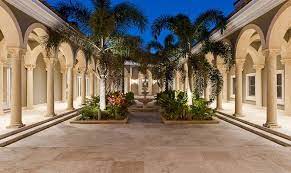 The colonial revival, greek revival, neo classical, southern colonial styles are all derived from classical precedents and use classical features to varying degrees. Roman Style Homes Home Design House Plans 153936