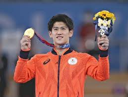 中国の オリンピック選手 である 王璐瑶 にネットユーザーからバッシングが集中している。 23歳の王は、現在行われている東京大会の女子エアライフル選手の1人として予選に挑んだ。 Ondim03i7nn4vm