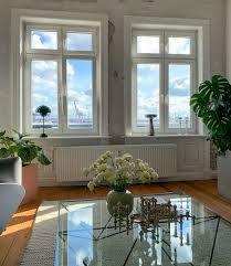 Glas ist einfach ein recht unkompliziertes material, das sich leicht reinigen lässt und nicht so schnell verkratzt. Instagram Elbgestoeber Glastisch Wohnzimmer Dekoration Wohnzimmer Glastische