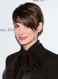 Two Tricks That'll Give You Anne Hathaway's Sexy Rock-Star Hair Texture