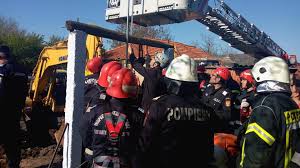 Daca stie sa numere ii ia locul, iar daca nu, trece inapoi la locul lui. Un Copil De Doar Doi Ani A CÄƒzut Intr O FantanÄƒ La Adancimea De 16 Metri Foto