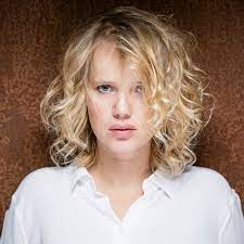 She is married to husband maciej bochniak; It Helped To Think About Amy Winehouse Cold War Star Joanna Kulig Cold War The Guardian