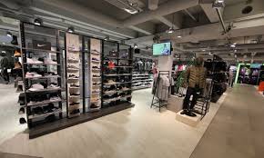 Intersport Haco Wadern Goldstein Scenario Gmbh Co Kg Innenarchitektur Retail Design Goldsteinstudios Instore Inst Innenarchitektur Design Shops