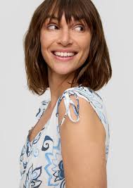 Dress with a V-neckline and tie detail