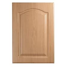 Even ny kitchens that put functionality and practicality in the first place will strive to add their personality back. It Kitchens Chilton Traditional Oak Effect Standard Cabinet Door W 500mm Diy At B Q