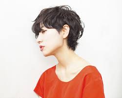 女性らしい色気のあるショートヘア short haircatalog jp ヘアカタログ jp つぎのわたし選び パーマヘアスタイル ショート パーマ マレットヘア