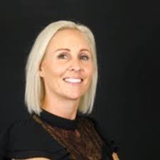 Connie Legg's Instagram, Twitter & Facebook