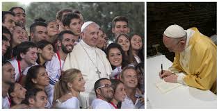 Juan minujín, el actor que interpreta la versión joven de jorge bergoglio en 'los dos papas', la nueva película de. Booksintweets 30 Consejos Del Papa Francisco A Los Jovenes En Christus Vivit