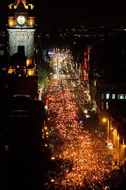 11 Magical Photos Of Edinburgh Preparing For New Year S Eve Edinburgh Edinburgh Hogmanay Edinburgh New Year