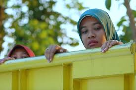 Folo ig @diarynakalreal @netizennakal_ subscribe youtube klik link di bio, rt postingan ini.pic. Bu Tejo Jadi Trending Topic Di Twitter Ini Sinopsis Film Pendek Tilik Okezone Celebrity