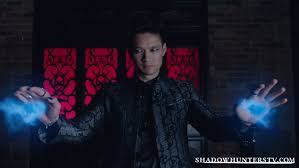 Resultado de imagen para Magnus Bane