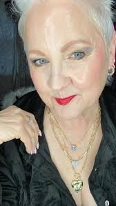 I absolutely love @jamesmichelle jewelry! The gold is such a beautiful  color and well made to last! I have shipped from her for a long time now  and am so excited to