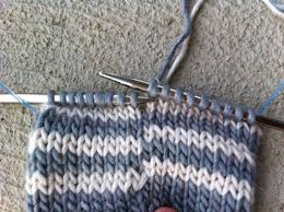 It's a great technique to have your stripes looking their best in your next circular knitting project. Learn How To Knit Jogless Stripes In The Round A Tutorial