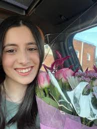 ❣️Today's all about gratitude and love💐 ‎ ‎🥳Is there someone in our  community who always shows up with kindness — a nurse, teacher, caregiver,  firefighter, or even a neighbour who never stops