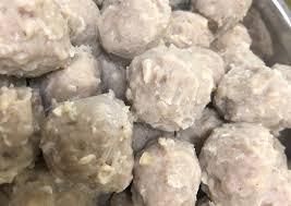 Bakso termasuk dalam resep masakan indonesia yang paling banyak diminati saat ini. Cara Mudah Membuat Bakso Urat Asli Sapi Enak