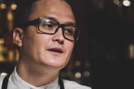 I always feel like i have to take two pictures so people can see my makeup/what i would look like without my glasses.so hooray more face spam. Famous Men And Their Eyeglasses Allaboutvision Com