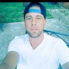 Dennis Cerny's Instagram, Twitter & Facebook