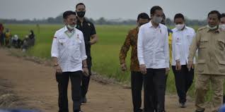 Gambar kartun pake masker keren / vektor gambar orang pakai masker kartun png gambar baru diunggah setiap minggu. Jokowi Memang Harus Disanksi Masyarakat Tidak Miliki Kesadaran Pakai Masker Merdeka Com