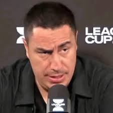 Cuando revisas la compu de tu novia para ver una película y ves que buscó:  Los mejores goles de Johan Fano en el Torneo Bicentenario 2010.