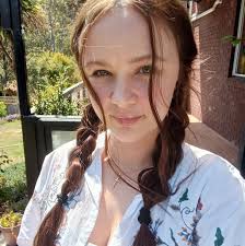 Have anyone tried to cut the cord? I feel pain in my heart chakra  recently... Not so horrible as that night when my twin tried to cut it but  something bad is