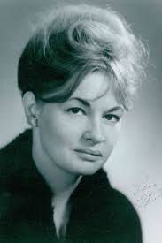 Obituary of Shirley Adelaide Mackenzie-Campbell