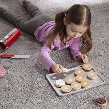 .doug christmas cookie set includes a tube of 12 sliceable cookies with 12 decorative toppings, an oven mitt, wooden cookie sheet, knife, and spatula. Melissa And Doug Slice And Bake Cookie Set Buy Online At Best Price In Uae Amazon Ae