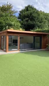 31 Stunning Garden Studio Design Ideas That You Definitely Like Pimphomee In 2020 Summer House Garden Contemporary Garden Rooms Garden Cabins