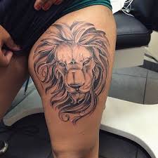 1001 Ideen Und Inspirationen Fur Ein Oberschenkel Tattoo Oberschenkel Tattoo Konigin Tattoo Tattoos Frauen