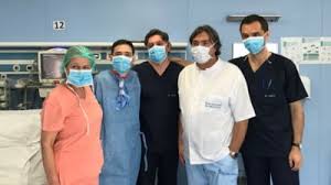 Igor tudorache este şeful centrului de transplant pulmonar din hanovra, germania, şi a venit special din străinătate pentru a ajuta un tânăr ieșean în vârstă de 36 de ani. Primul Transplant Pulmonar Din Romania Cum Se Simte Pacientul La O Saptamana De La Operatie Mobile