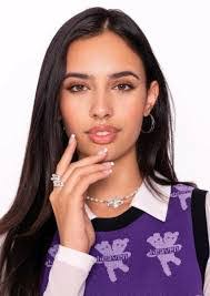 Madeline Cameron's Instagram, Twitter & Facebook