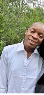 Gogo Hungwe mushandiri weGomututu at Lake Chivero Svondo yaMichael