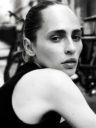 ⊛ ▷ Main female models