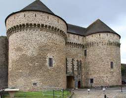 Die sehenswürdigkeiten von rennes sind der palais de justice, die burg, das museum der schönen. Nicht Schon Aber Sehenswert Brest Bretagne Burgdame
