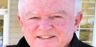 Two candidates vie for city council seat