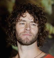 Take that's howard donald, 52, (pictured) said he believes 'vaccines are questionable'. Howard Donald Grosse Sorge Um Den Take That Star