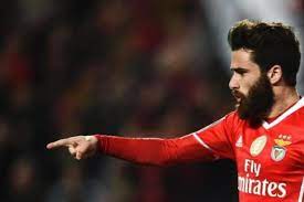 Rafael silva looking absolutely gorgeous with the curly hair 😍 it should look like that on the show haha not that he doesn't look amazing as carlos but the natural hair looks awesome. Rafa Silva Talksport