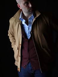 Brunettes and dark redheads will love burgundy brown hair because it's an easy change. Inspiration How To Wear Red And Brown Together After The Suit